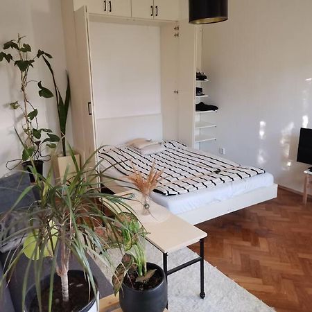 Cozy Studio In The City Centre Near Train Station บราติสลาวา ภายนอก รูปภาพ